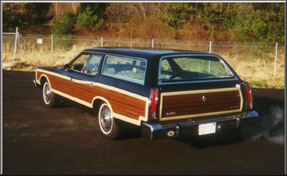 1973 Ford LTD Country Squire Black with tan interior 400 V8 air 