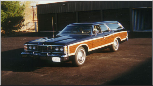 1973 Ford LTD Country Squire Black with tan interior 400 V8 air 